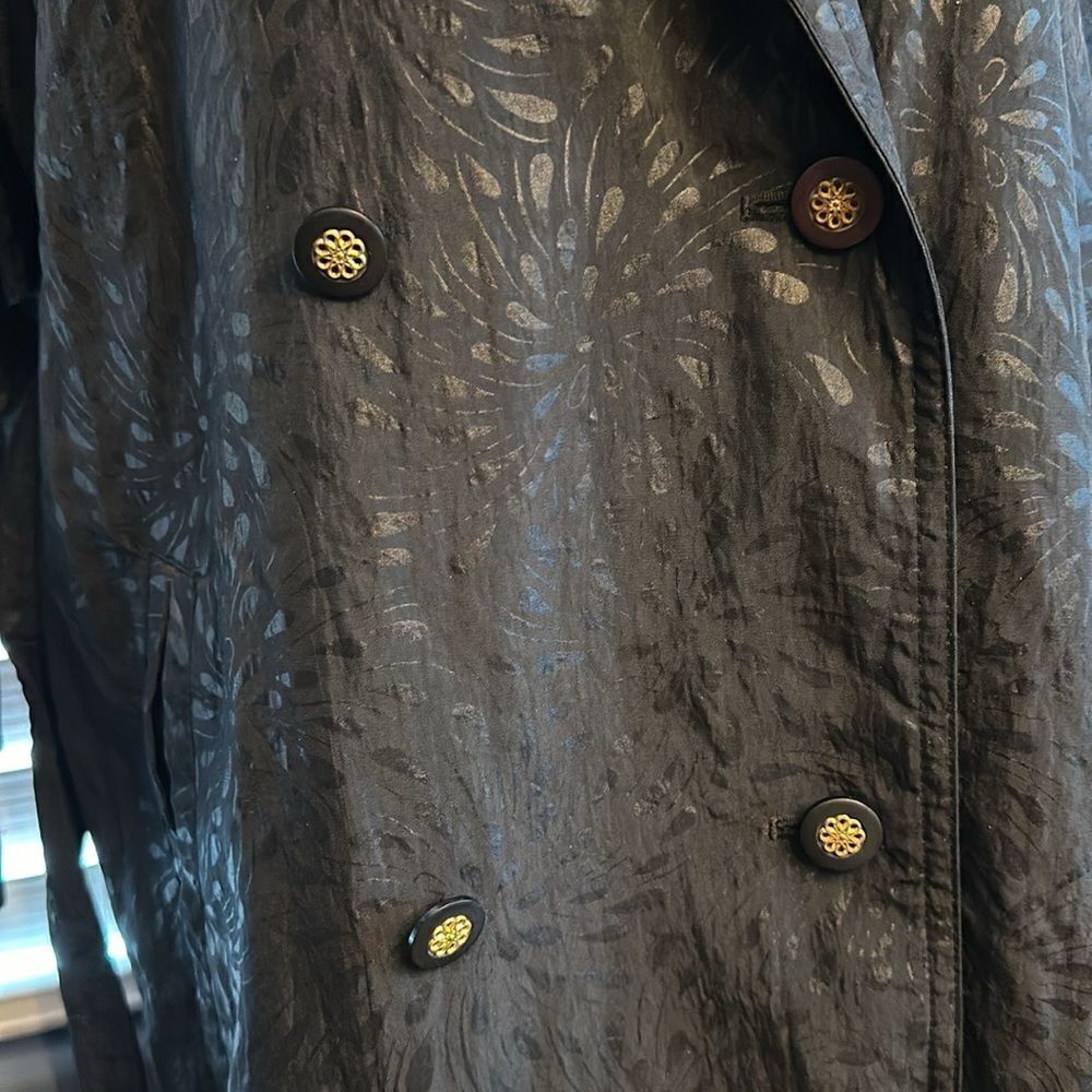 Like new Portrait vintage rain coat - Picture 7 of 11